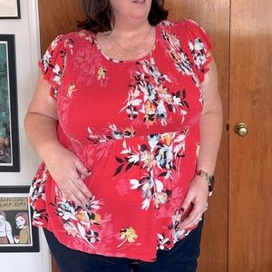 Torrid 4X super soft jersey pink floral top. Ruched bust with flutter sleeves